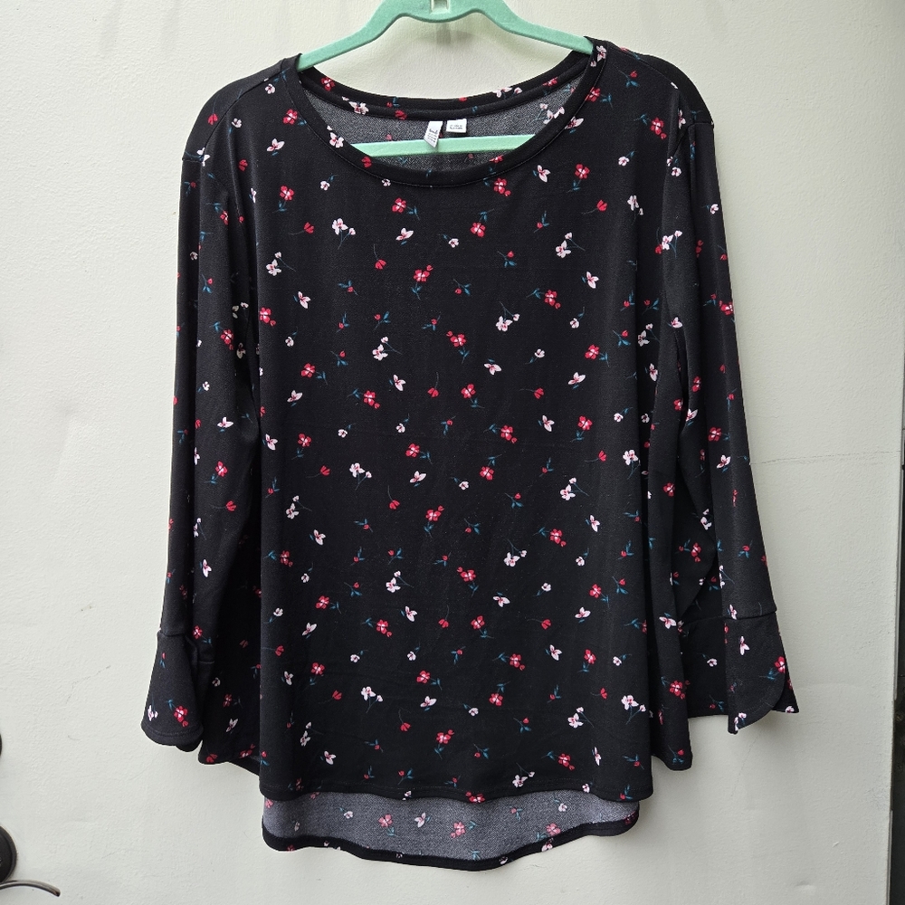 Elle Black Floral 3/4 Bell Sleeve Blouse